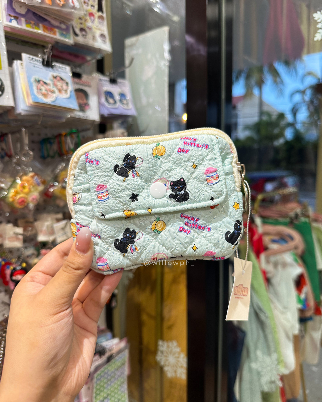Dainty Pouch