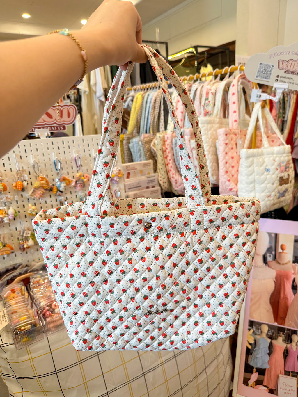 Dainty Snap Tote