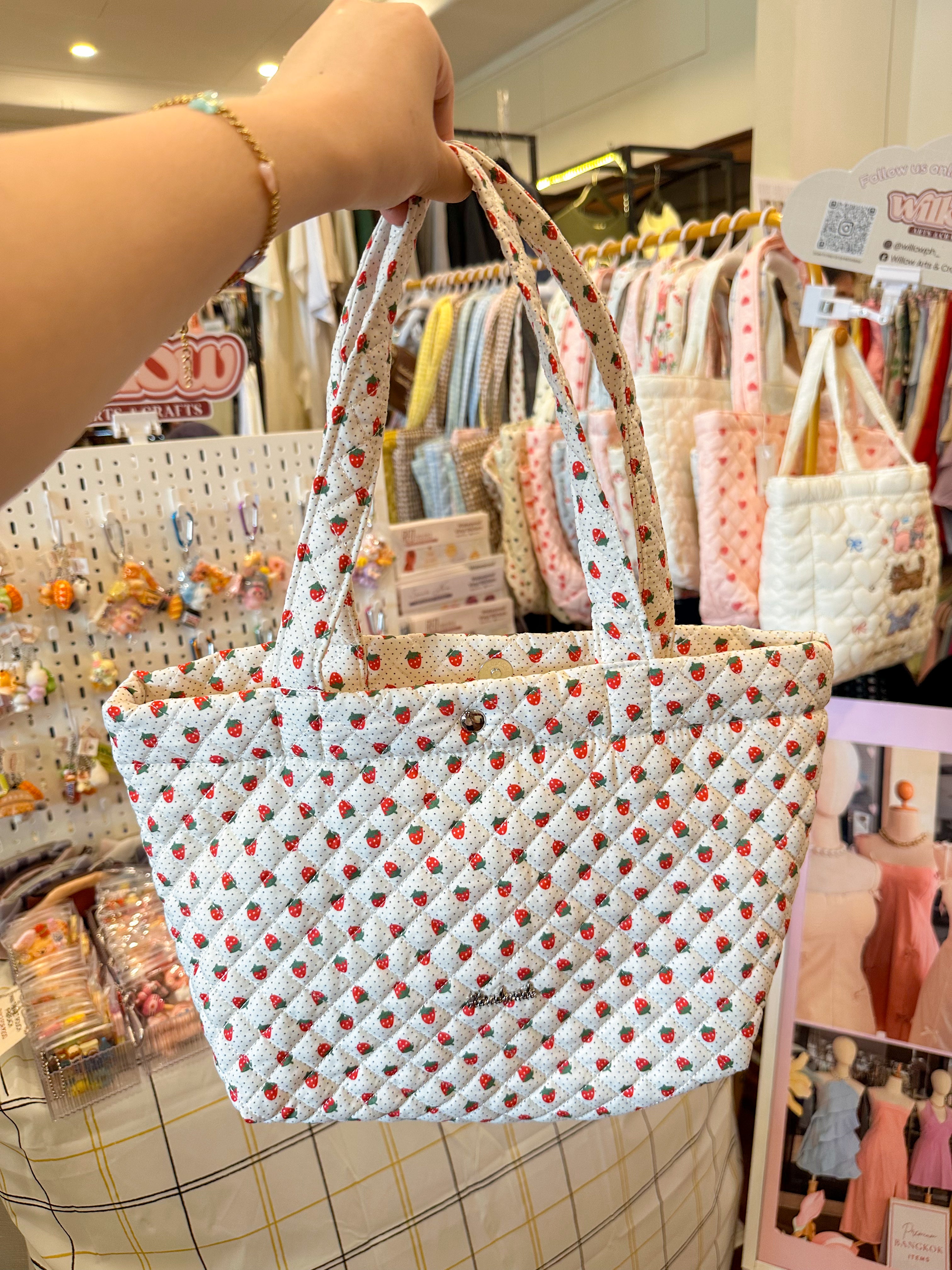 Dainty Snap Tote