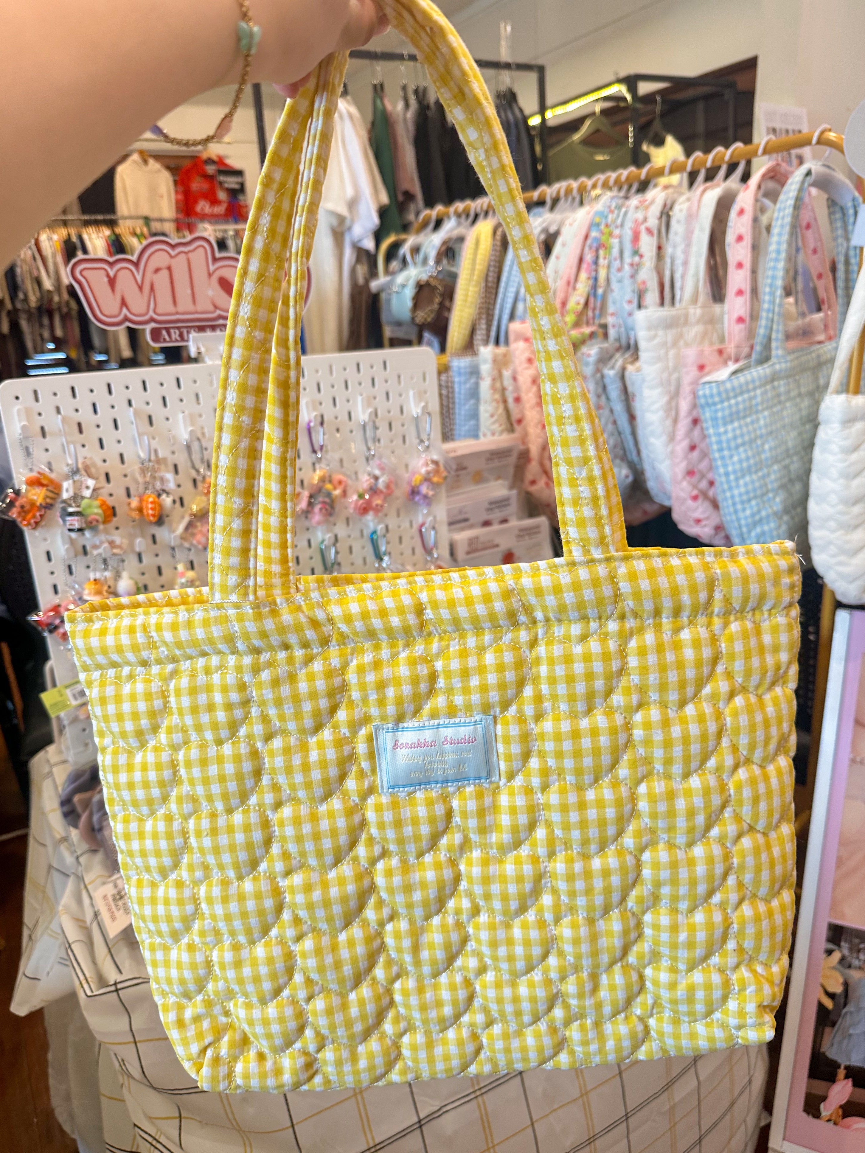Dainty Carry Tote